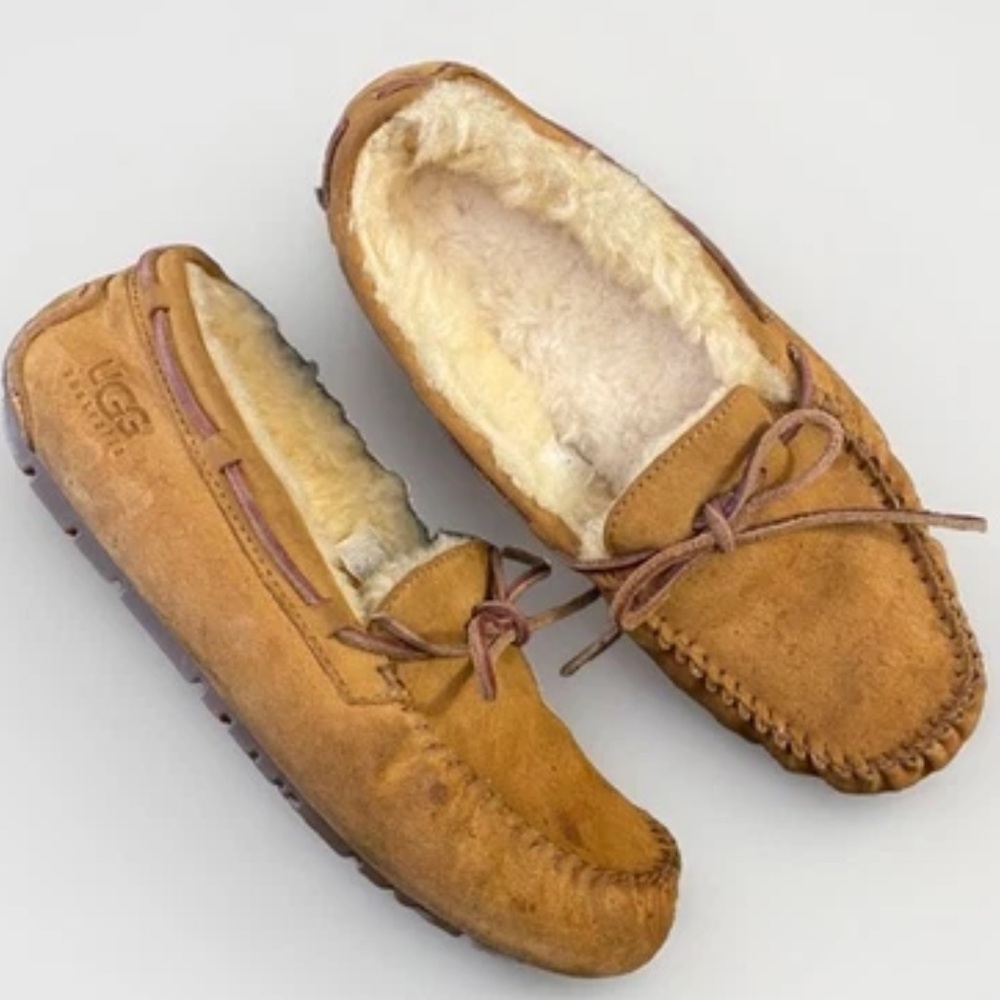 UGG Women's Dakota Chestnut Suede Slippers Moccasins 5612 Shoes Size 9
